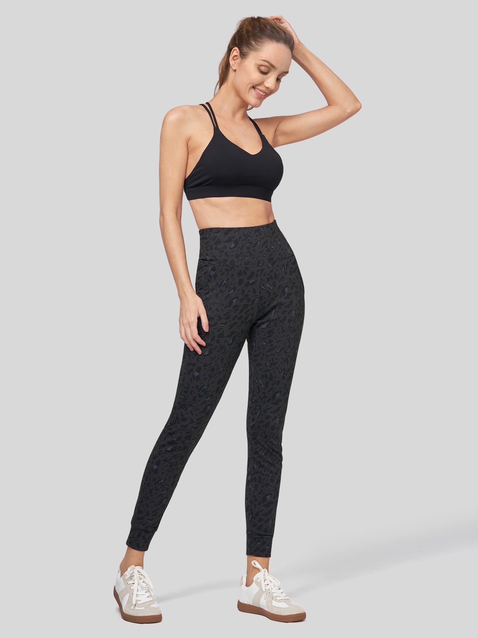 Women's High-Rise Fleece Slim-Fit Jogger