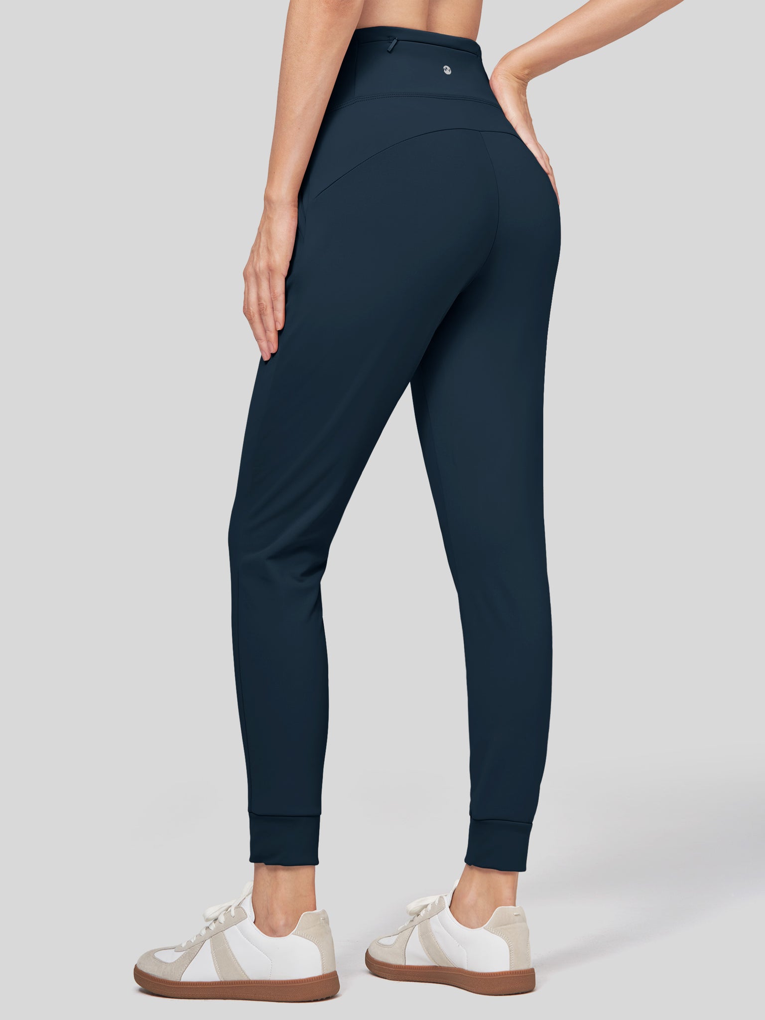 Women's High-Rise Fleece Slim-Fit Jogger