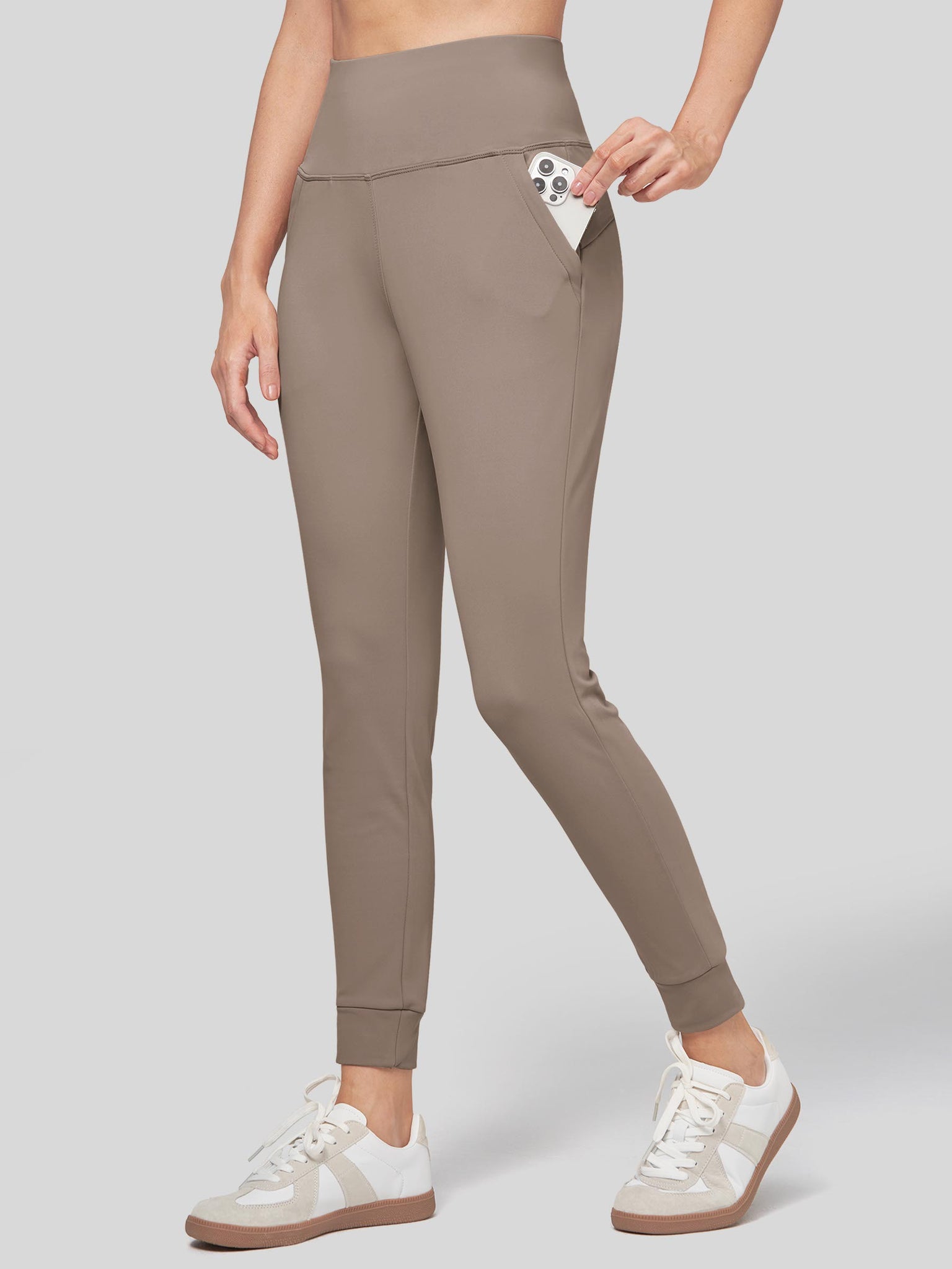 Women's High-Rise Fleece Slim-Fit Jogger