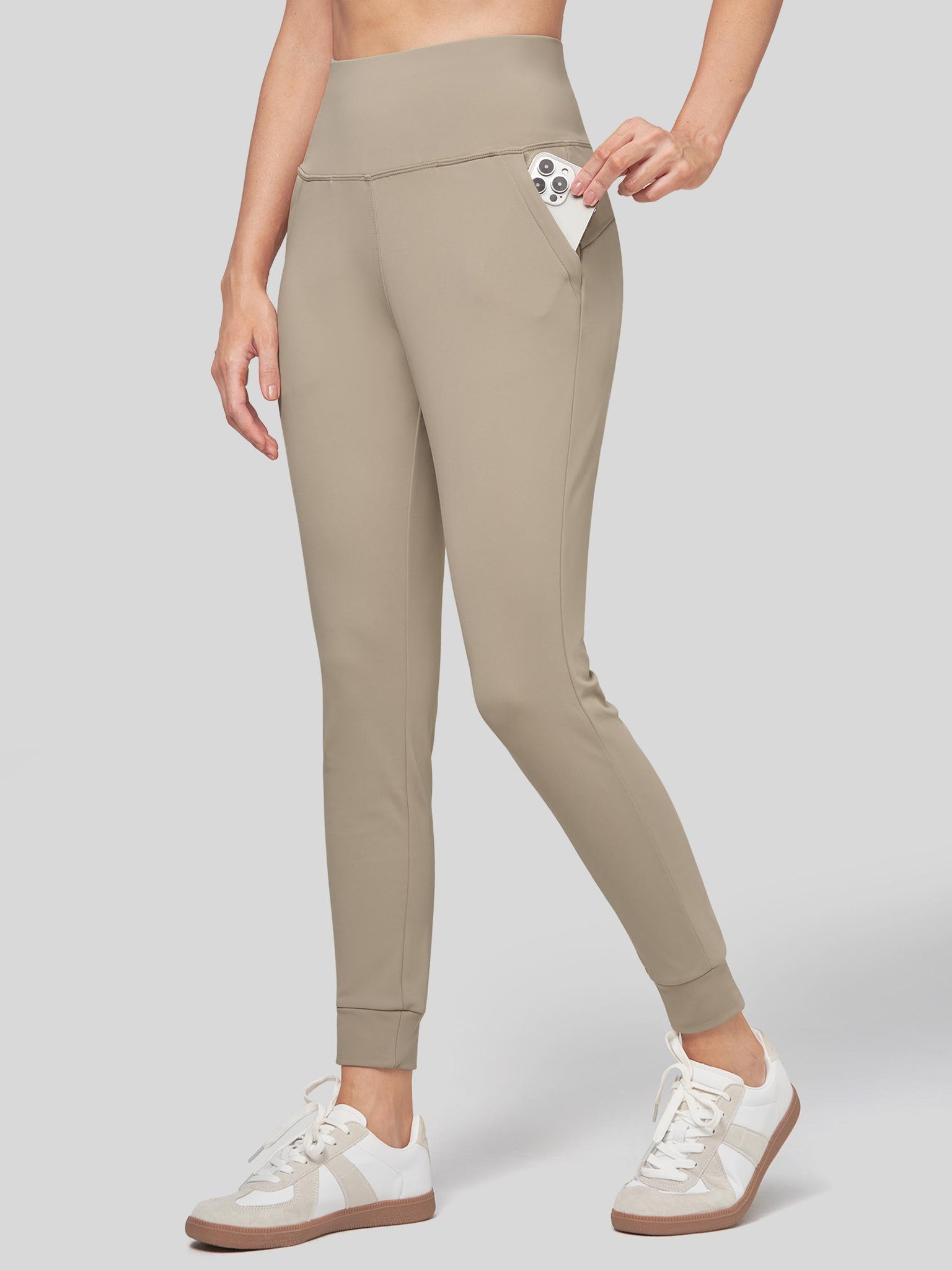 Women's High-Rise Fleece Slim-Fit Jogger