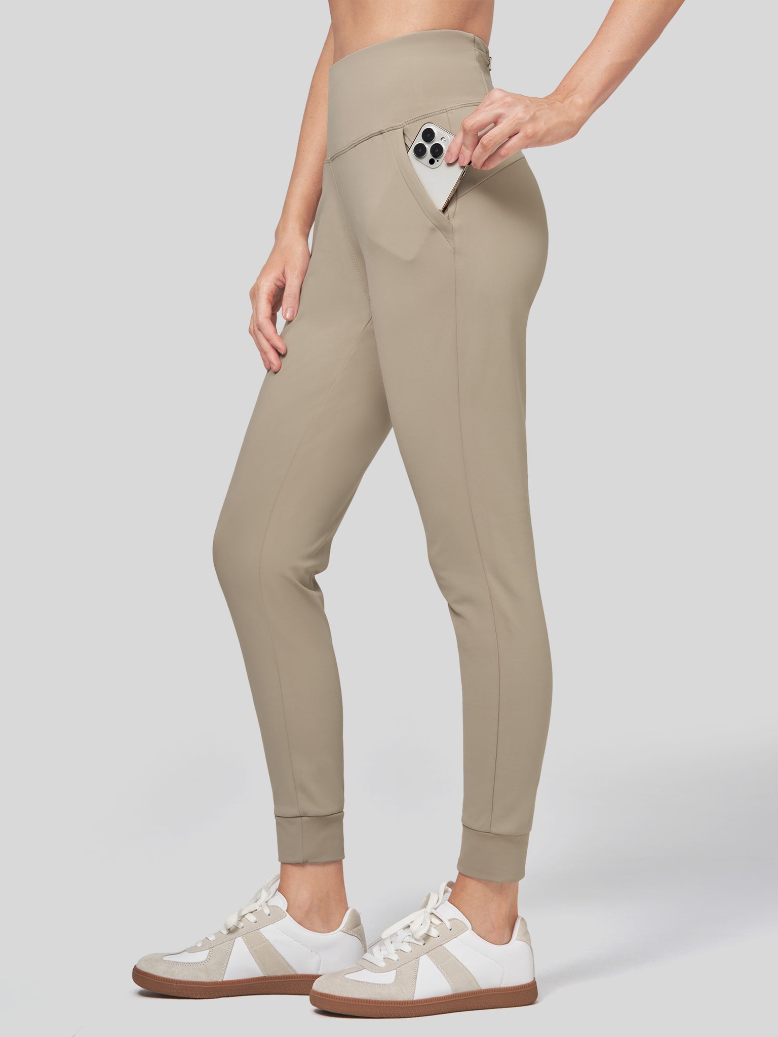 Women's High-Rise Fleece Slim-Fit Jogger