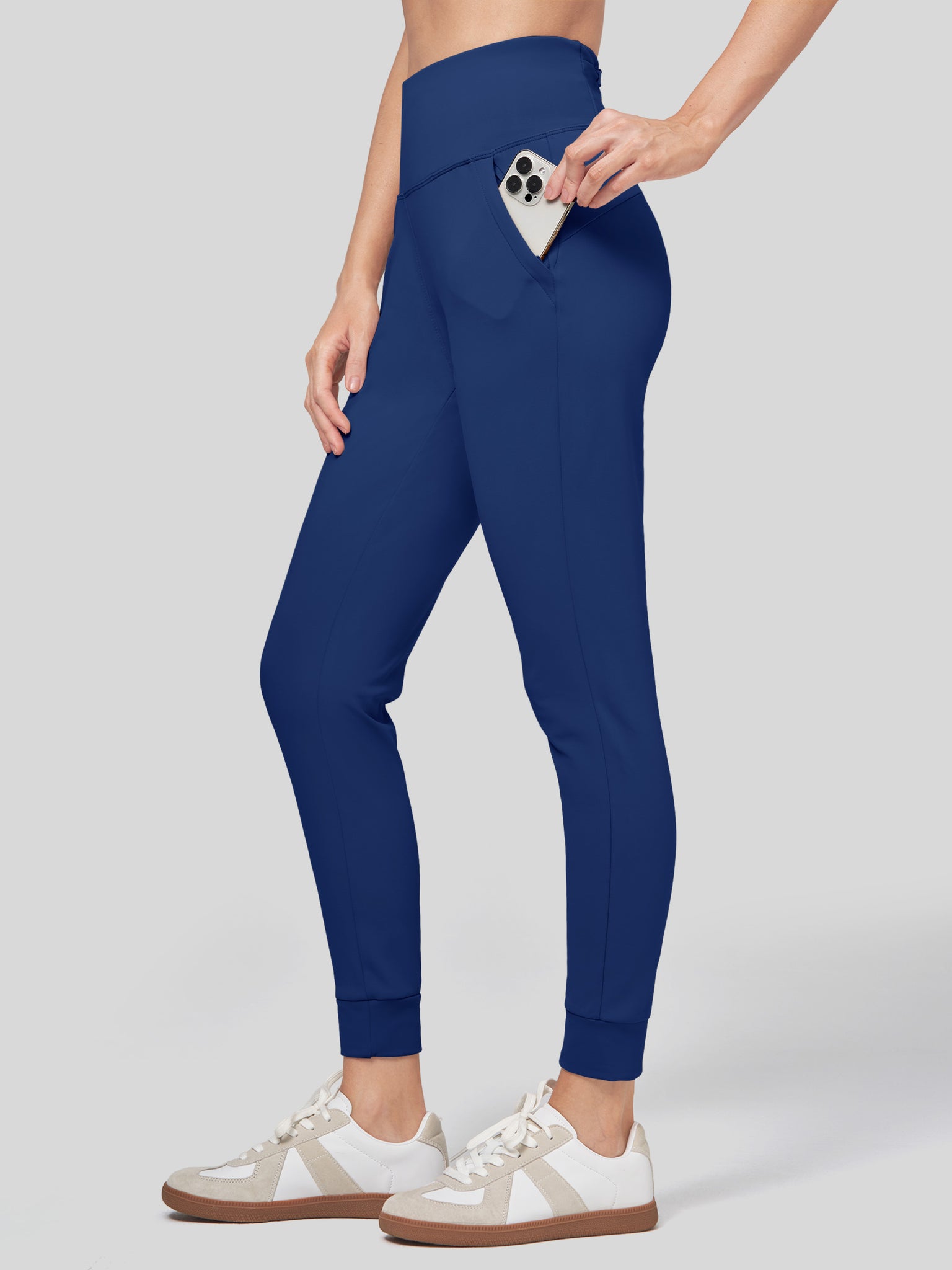 Women's High-Rise Fleece Slim-Fit Jogger