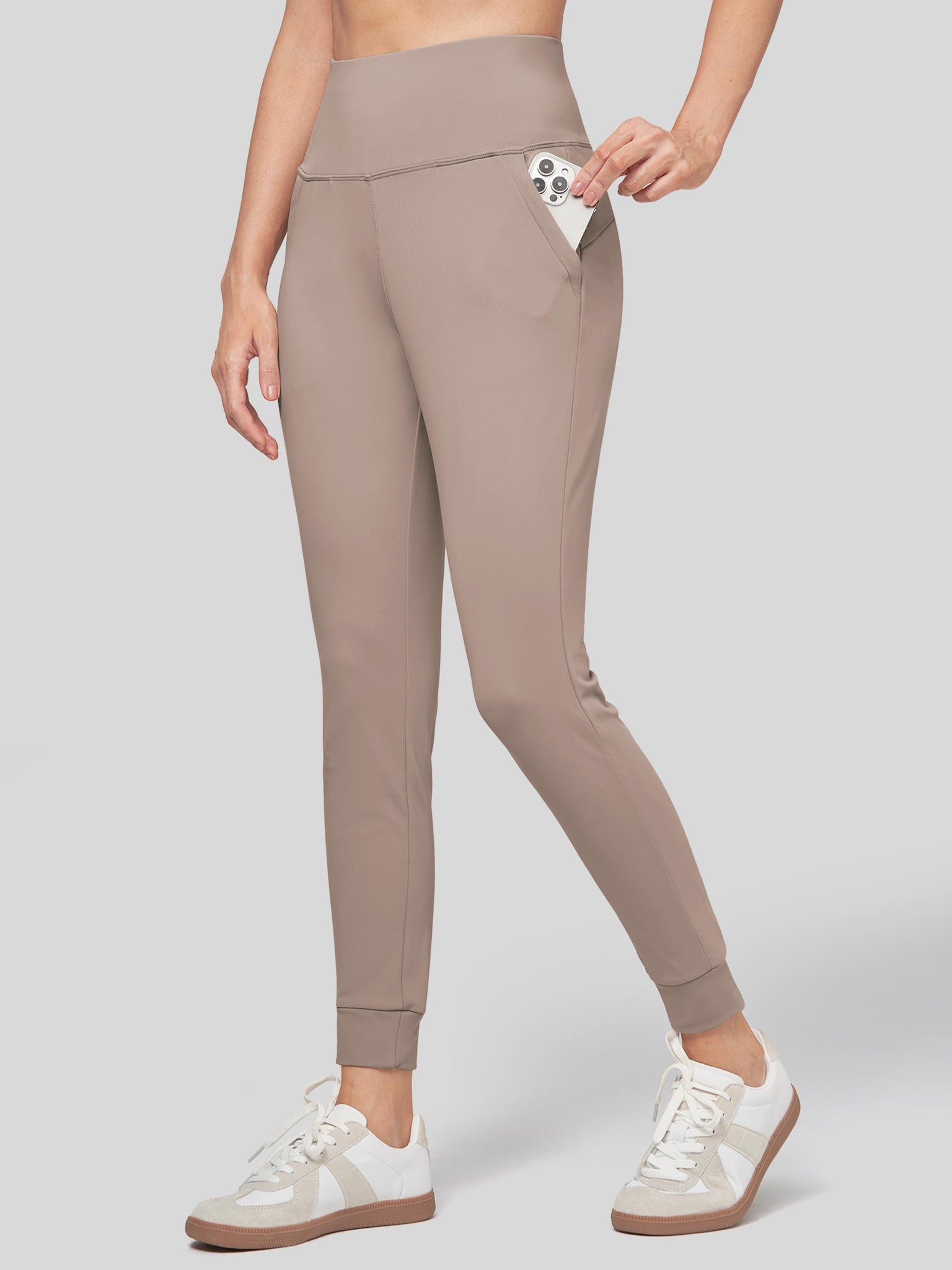 Women's High-Rise Fleece Slim-Fit Jogger