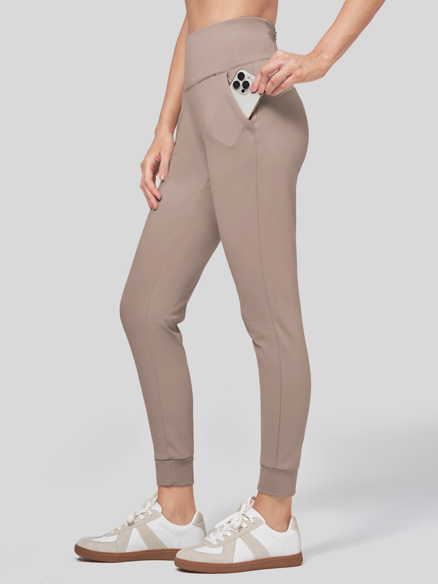 Women's High-Rise Fleece Slim-Fit Jogger