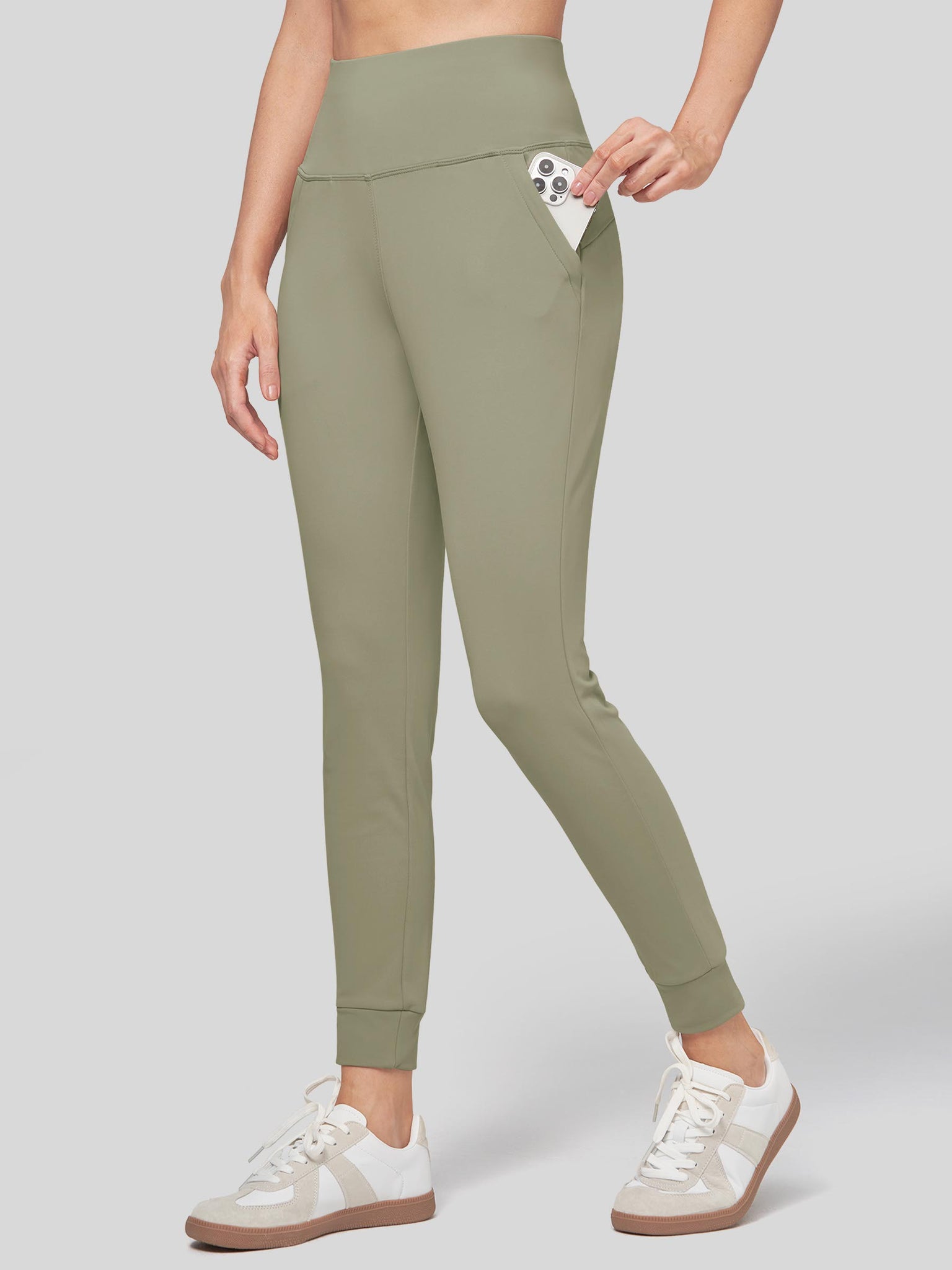 Women's High-Rise Fleece Slim-Fit Jogger