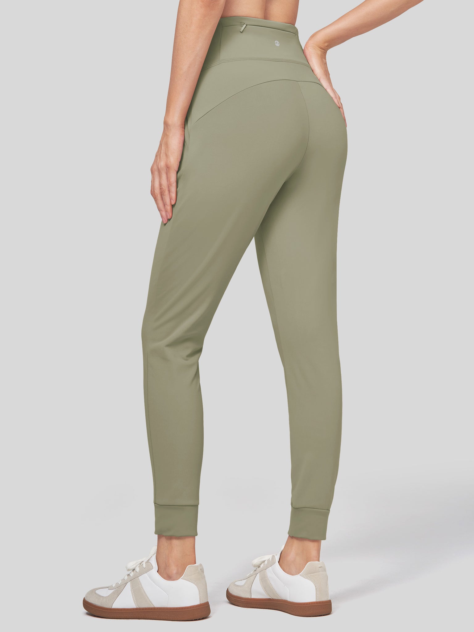 Women's High-Rise Fleece Slim-Fit Jogger