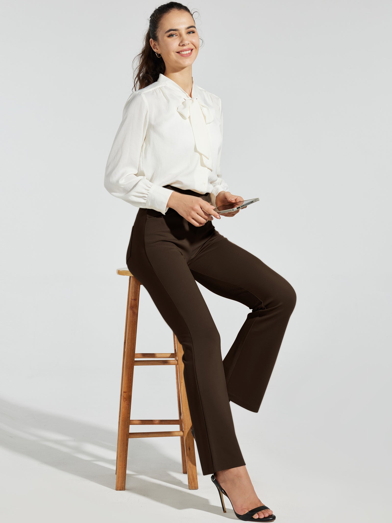 Women's Pull-On Slim Bootcut Pants_Brown_model2