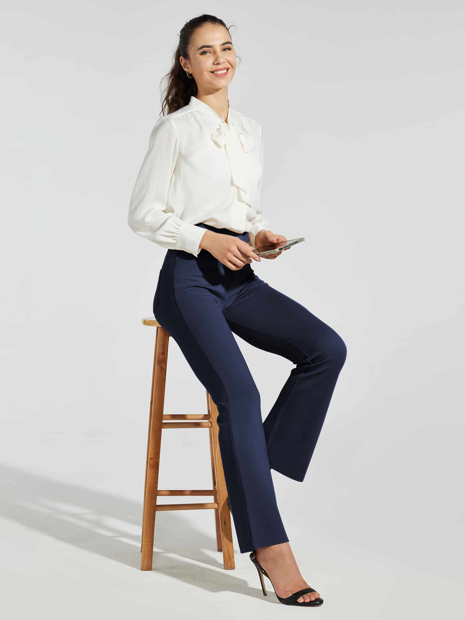 Women's Pull-On Slim Bootcut Pants_Navy_model3