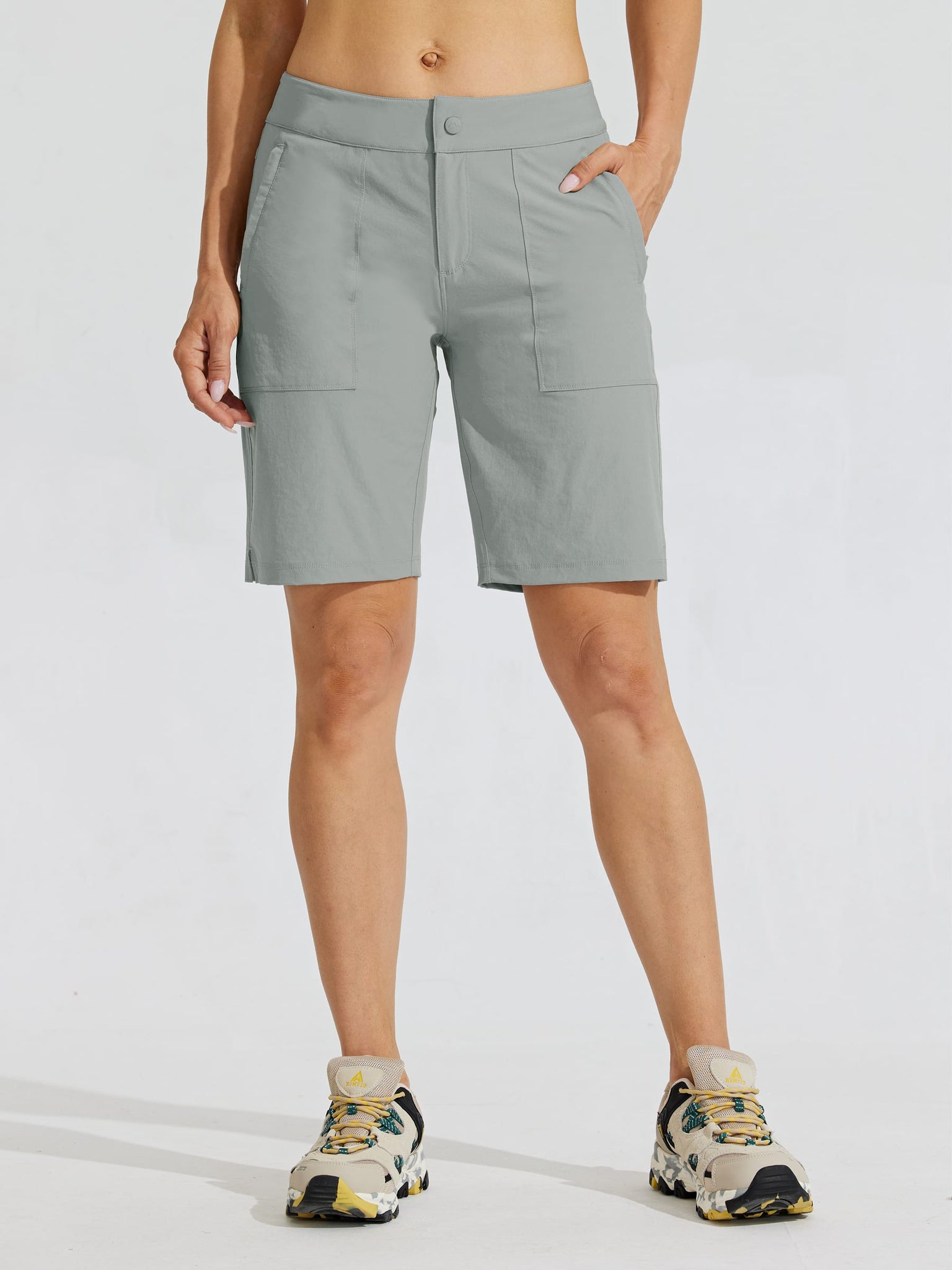 Women's Quick Dry Cargo Shorts_Gray_model1