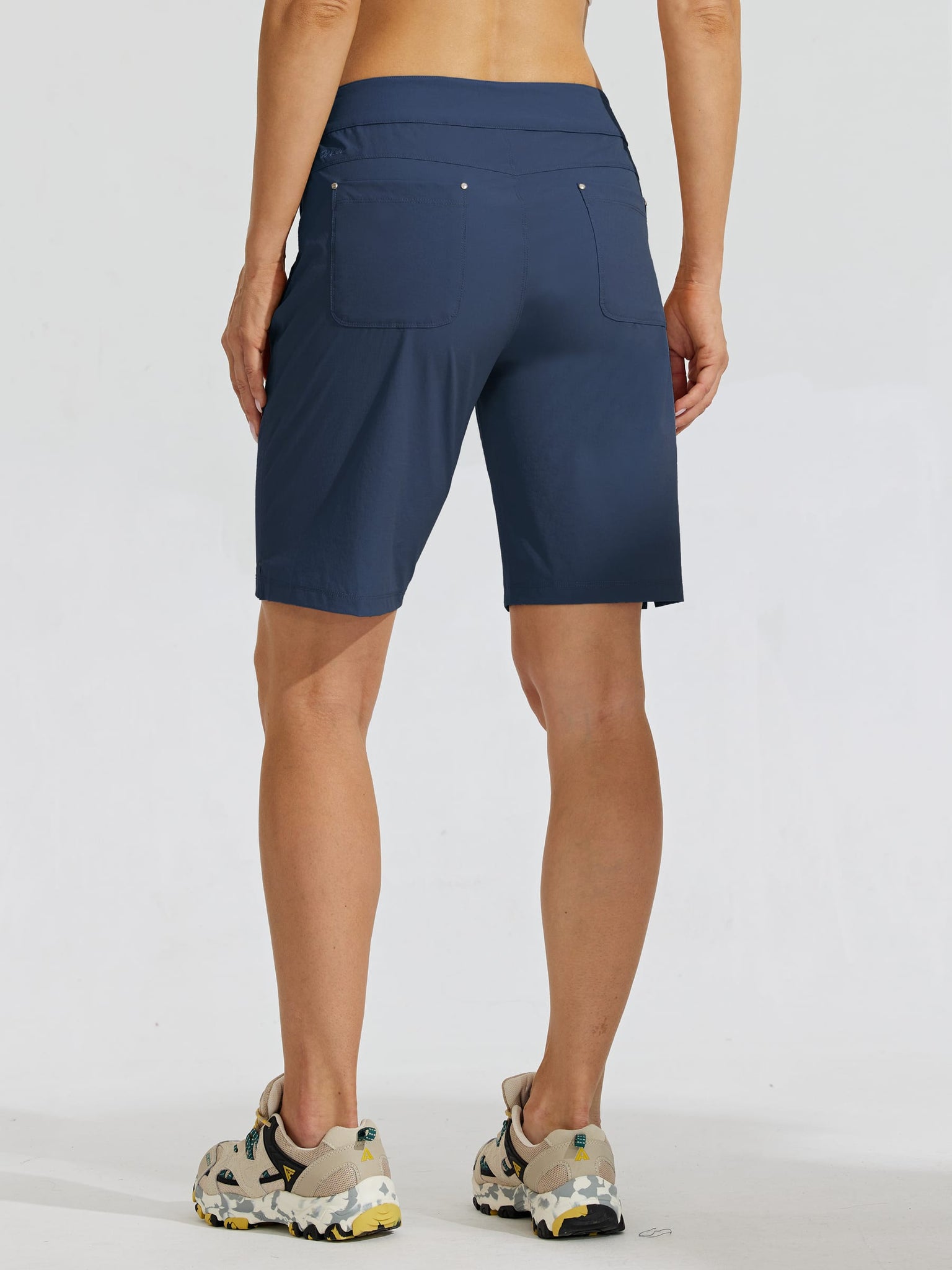 Women's Quick Dry Cargo Shorts_Navy_model2