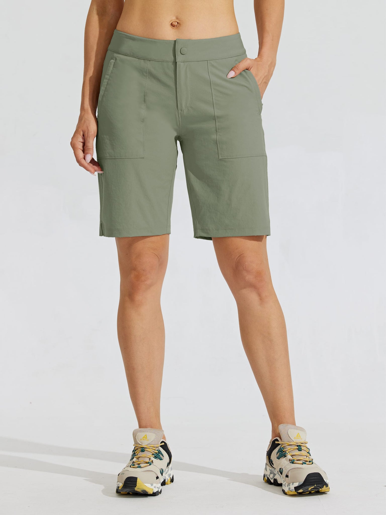 Women's Quick Dry Cargo Shorts_Green_model1