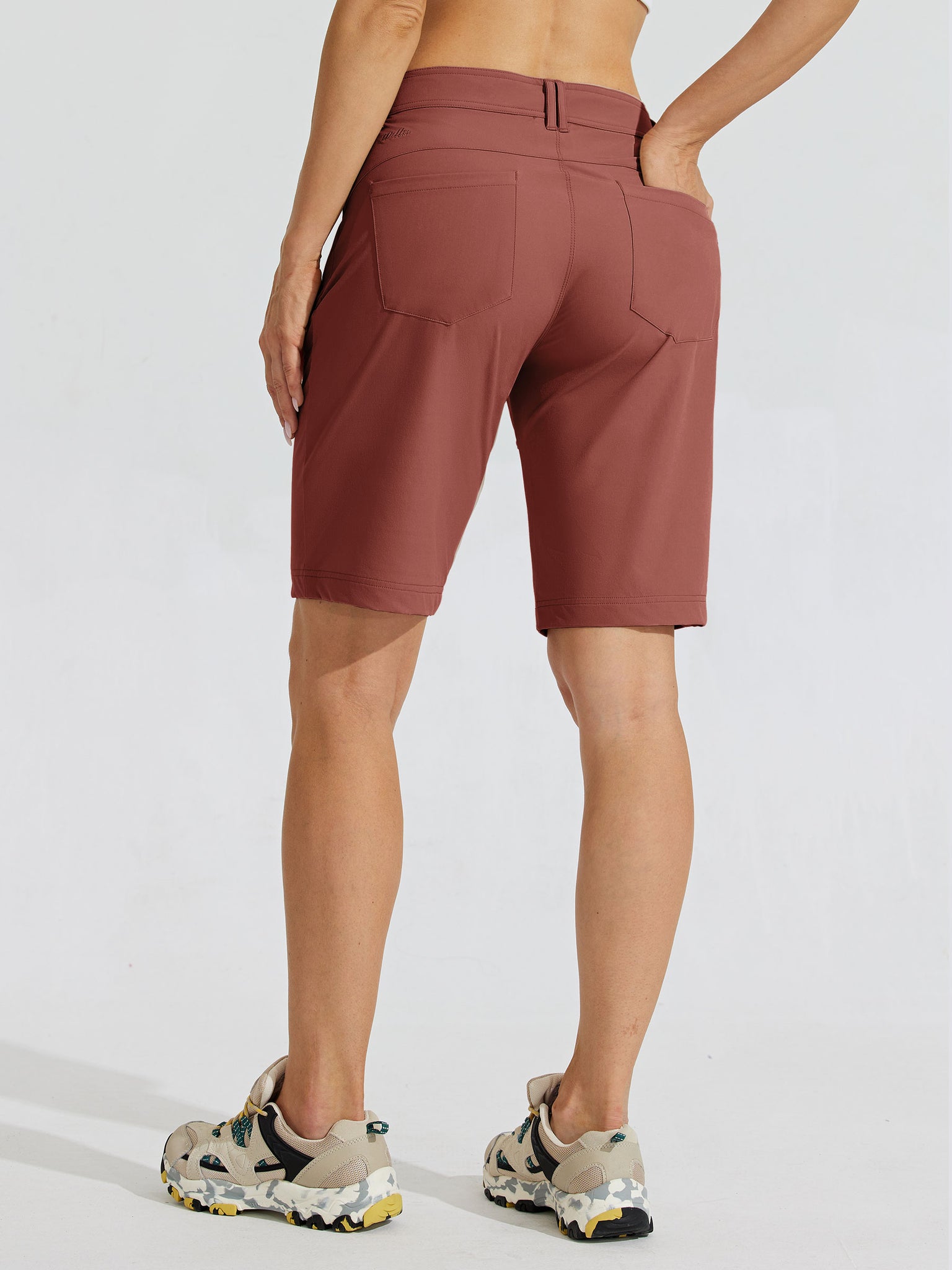 Women's Slim Leg Golf Shorts 10Inch_Cacao_model2