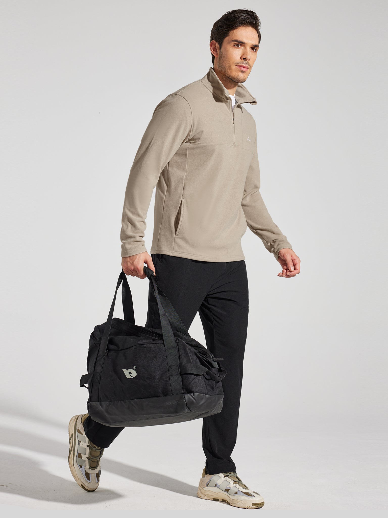 Men's Fleece Quarter Zip Pullover_MilkTea_model3