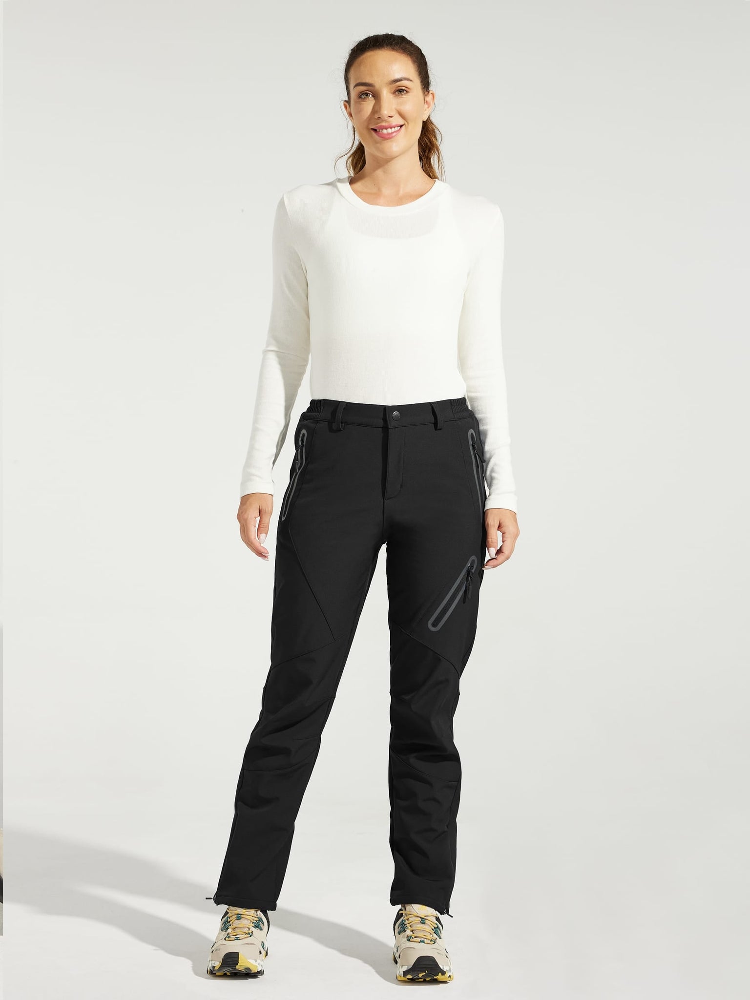 Women's Fleece Lined Snow Cargo Pants_Black_model4
