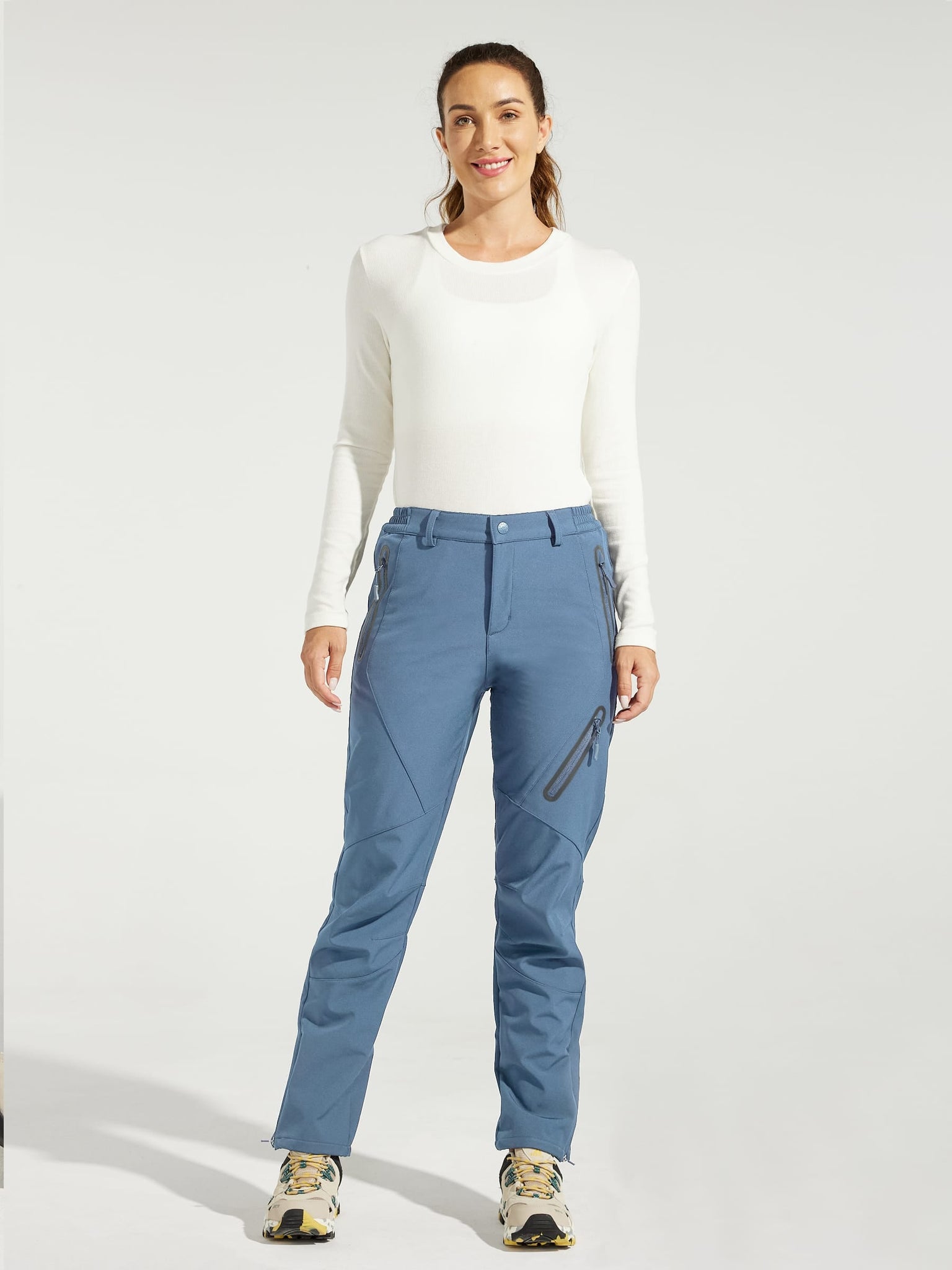 Women's Fleece Lined Snow Cargo Pants_Blue_model4