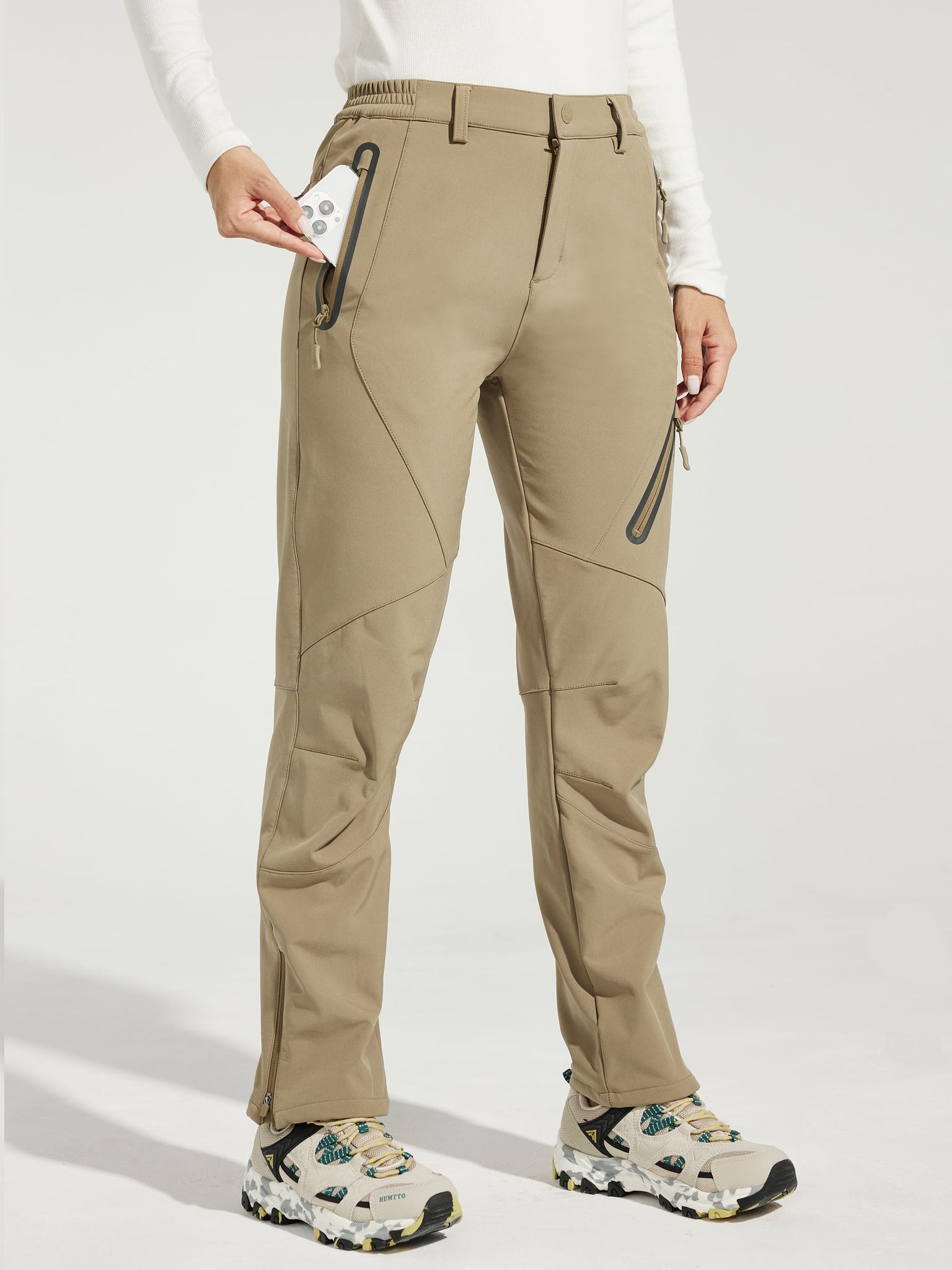 Women's Fleece Lined Snow Cargo Pants_Khaki_model1